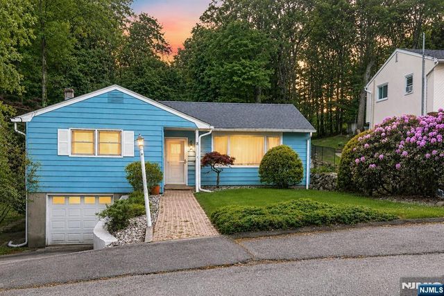 8 Mohawk Avenue, Rockaway Township, NJ 07866