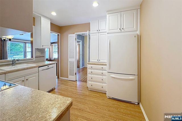 8 Mohawk Avenue, Rockaway Township, NJ 07866
