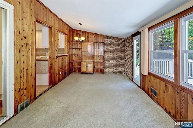 8 Mohawk Avenue, Rockaway Township, NJ 07866