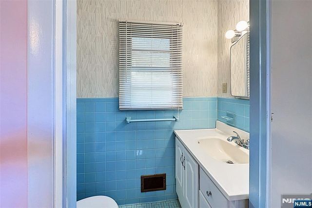 8 Mohawk Avenue, Rockaway Township, NJ 07866