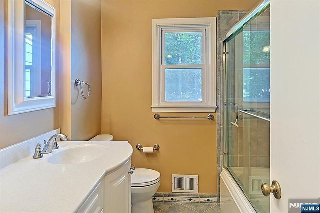 8 Mohawk Avenue, Rockaway Township, NJ 07866