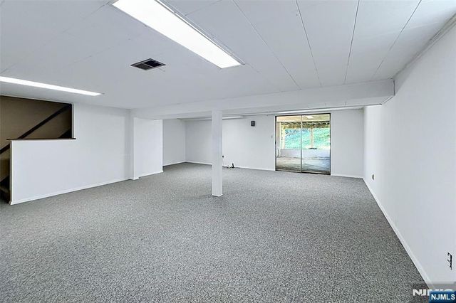 8 Mohawk Avenue, Rockaway Township, NJ 07866