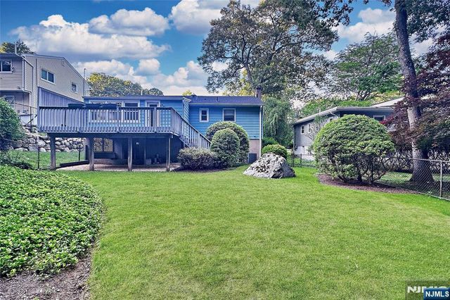 8 Mohawk Avenue, Rockaway Township, NJ 07866