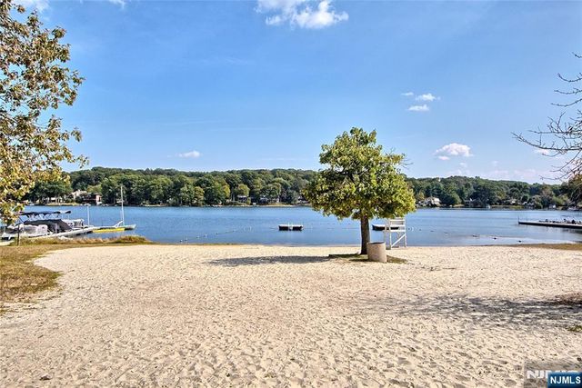 8 Mohawk Avenue, Rockaway Township, NJ 07866