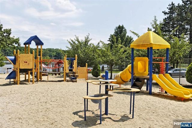 8 Mohawk Avenue, Rockaway Township, NJ 07866