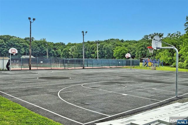 8 Mohawk Avenue, Rockaway Township, NJ 07866