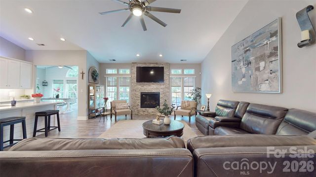 1000 Irish Moss Lane, Matthews, NC 28104