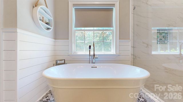 1000 Irish Moss Lane, Matthews, NC 28104