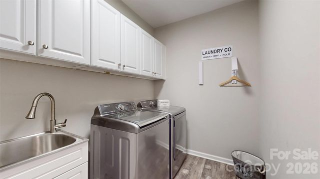 1000 Irish Moss Lane, Matthews, NC 28104