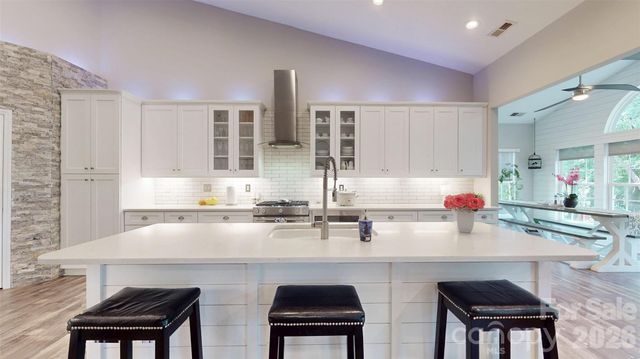1000 Irish Moss Lane, Matthews, NC 28104