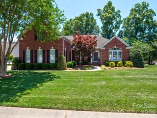 1000 Irish Moss Lane, Matthews, NC 28104