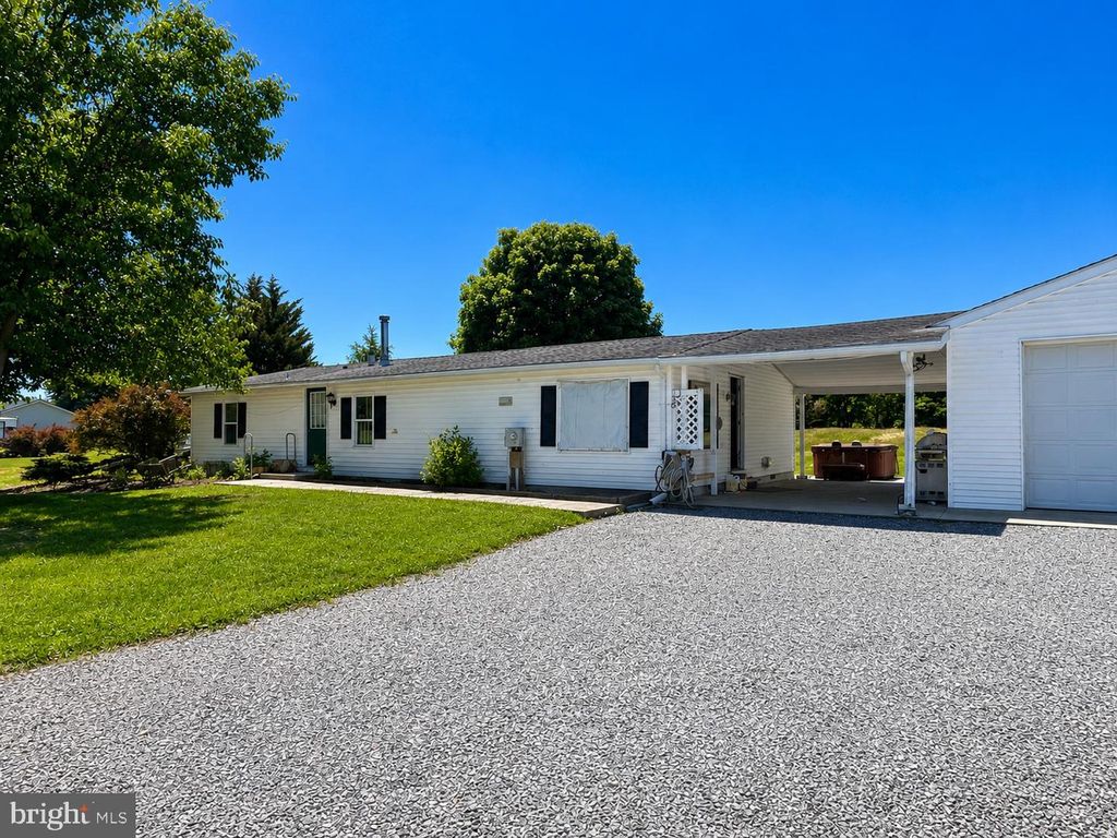 526 PINE RD, Carlisle, PA 17015