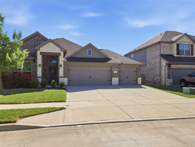 7248 Paso Verde Drive, Fort Worth, TX 76131