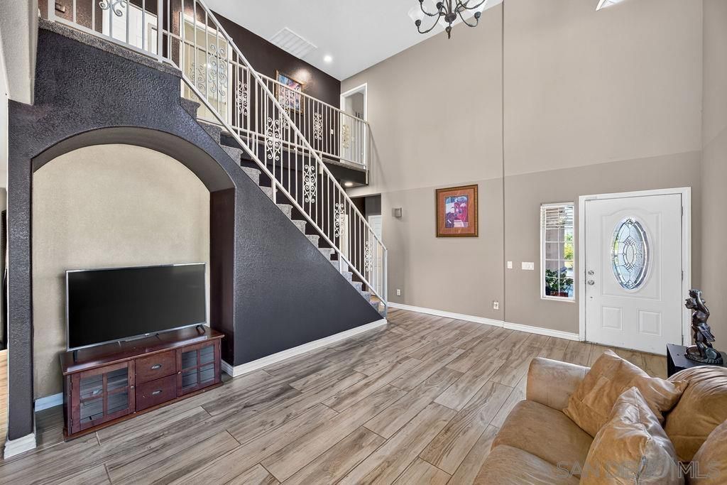 428 Granite, Lake Elsinore, CA 92530 — photo 2