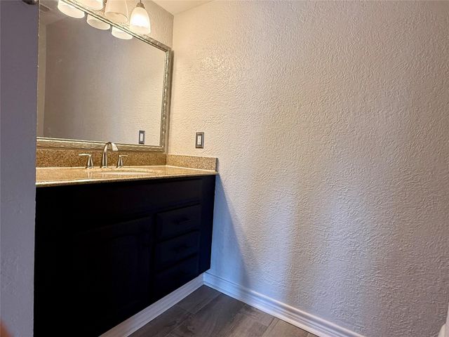 18515 Egret Bay Boulevard 901, Webster, TX 77058