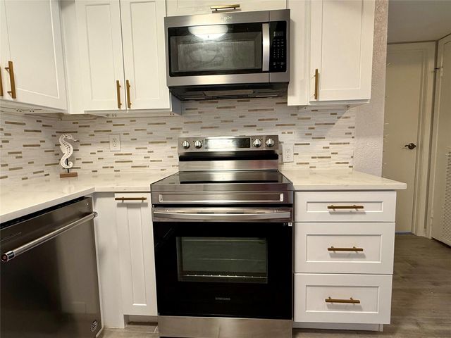 18515 Egret Bay Boulevard 901, Webster, TX 77058