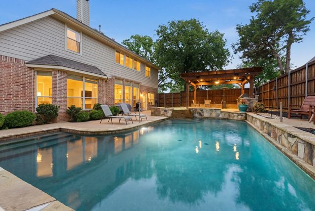 965 Fall Creek, Grapevine, TX 76051