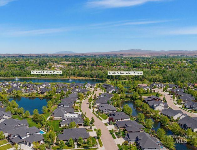 939 S Lake Pointe Way, Eagle, ID 83616