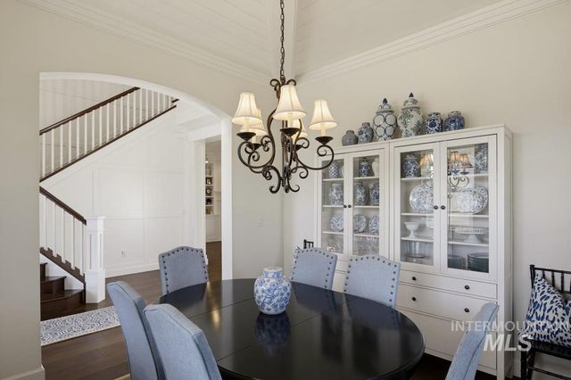939 S Lake Pointe Way, Eagle, ID 83616