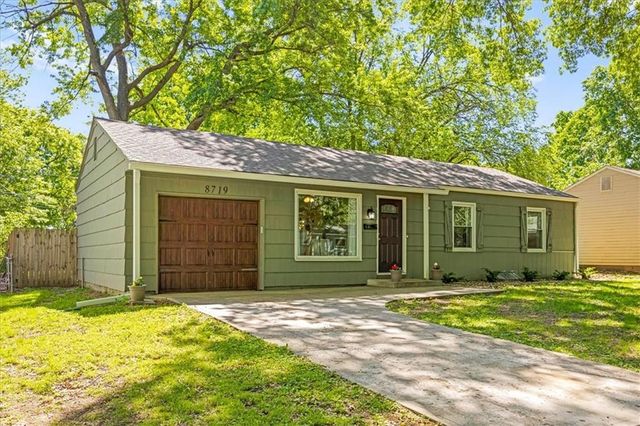 8719 Stearns Avenue, Overland Park, KS 66214