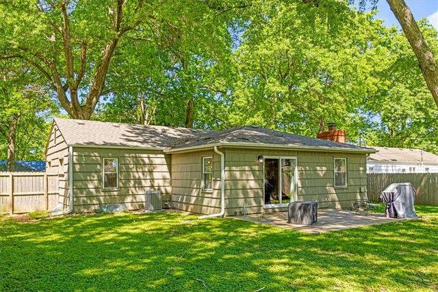 8719 Stearns Avenue, Overland Park, KS 66214