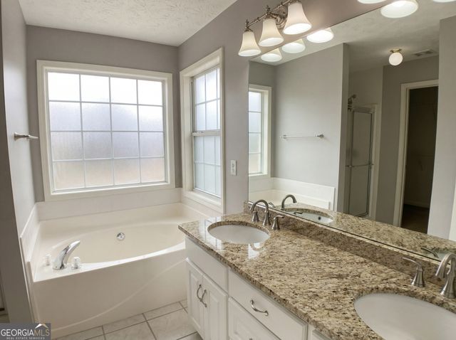 4306 Foxberry Run, Loganville, GA 30052