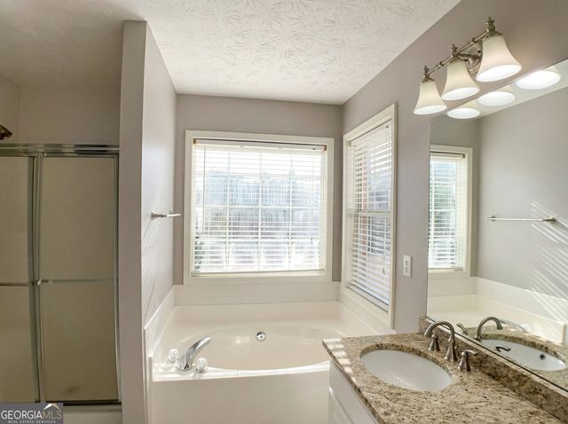 4306 Foxberry Run, Loganville, GA 30052