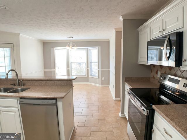 4306 Foxberry Run, Loganville, GA 30052