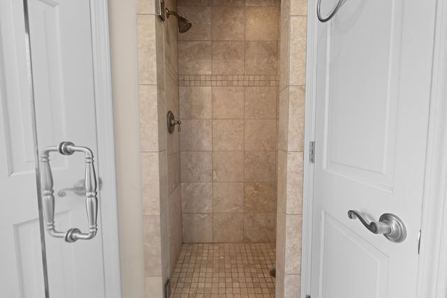 677 GUNNISON CV, Collierville, TN 38017