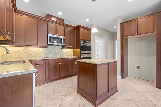 677 GUNNISON CV, Collierville, TN 38017