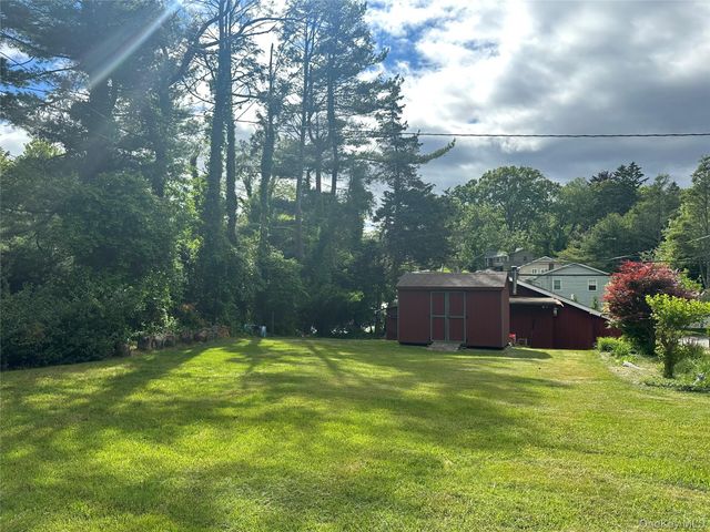 660 Washington Avenue, Plainview, NY 11803