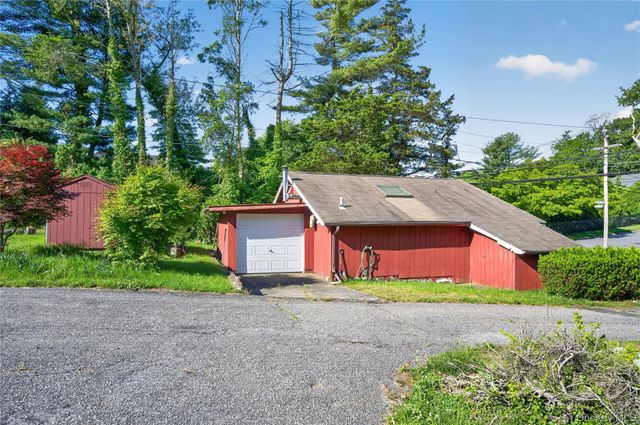 660 Washington Avenue, Plainview, NY 11803