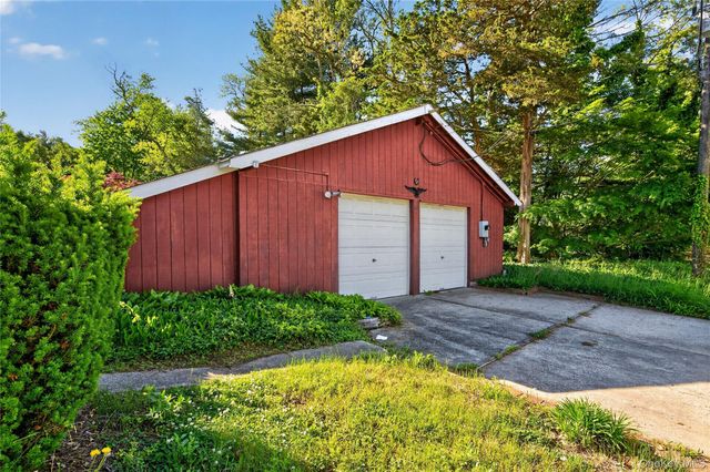 660 Washington Avenue, Plainview, NY 11803
