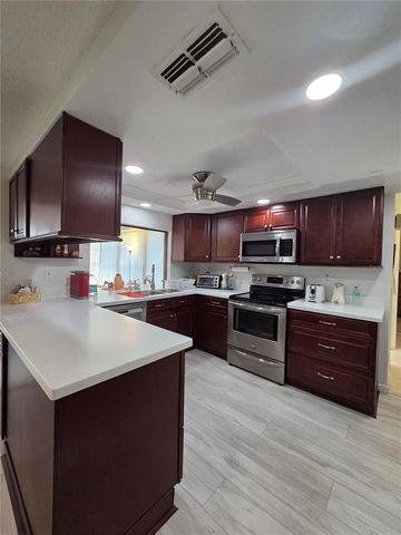 7628 VALLEY COURT, New Port Richey, FL 34653