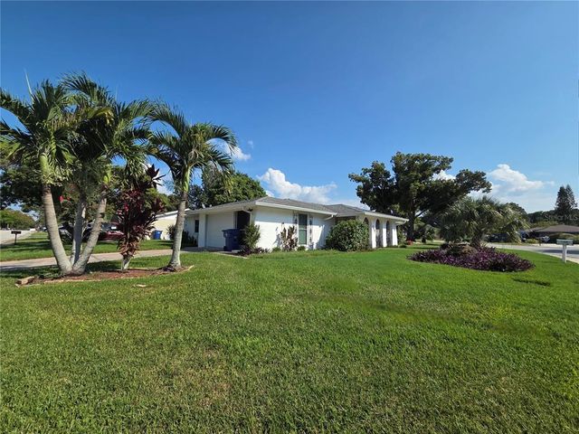 7628 VALLEY COURT, New Port Richey, FL 34653