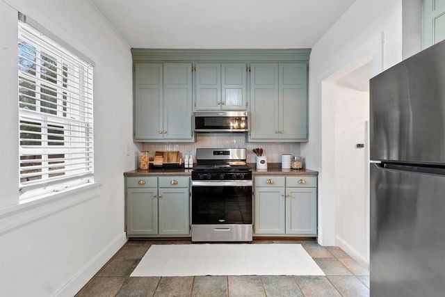 904 ALLOUEZ TERRACE, Green Bay, WI 54301