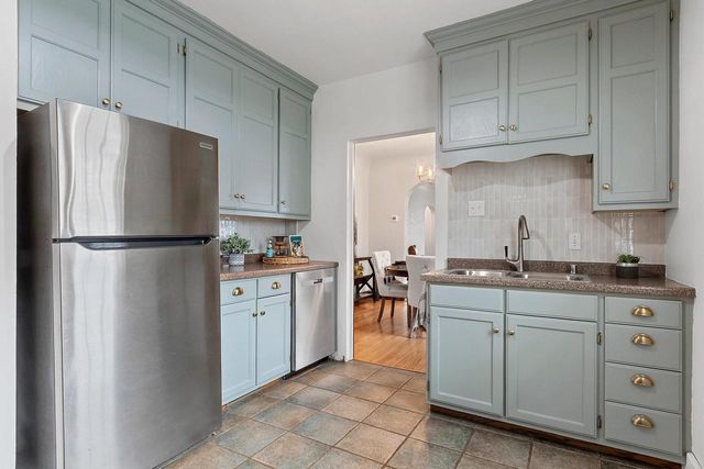 904 ALLOUEZ TERRACE, Green Bay, WI 54301