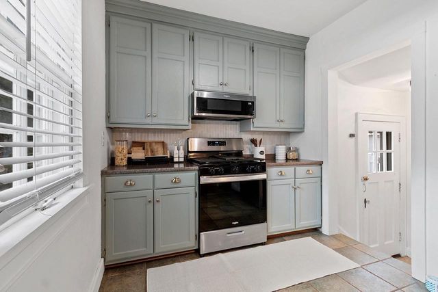 904 ALLOUEZ TERRACE, Green Bay, WI 54301