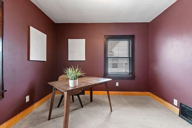 904 ALLOUEZ TERRACE, Green Bay, WI 54301