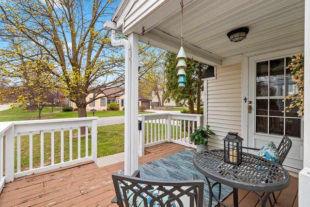 904 ALLOUEZ TERRACE, Green Bay, WI 54301
