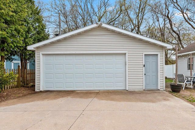904 ALLOUEZ TERRACE, Green Bay, WI 54301