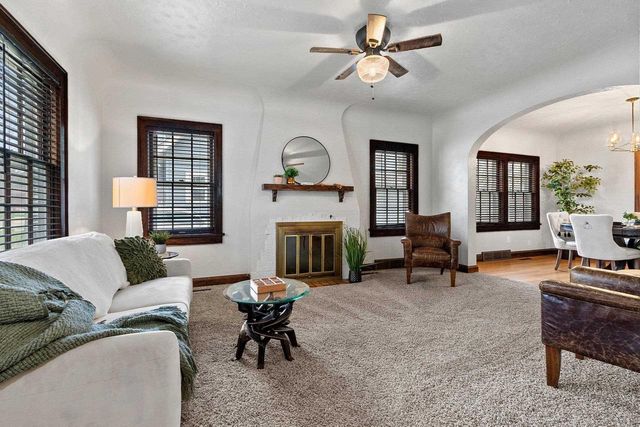 904 ALLOUEZ TERRACE, Green Bay, WI 54301