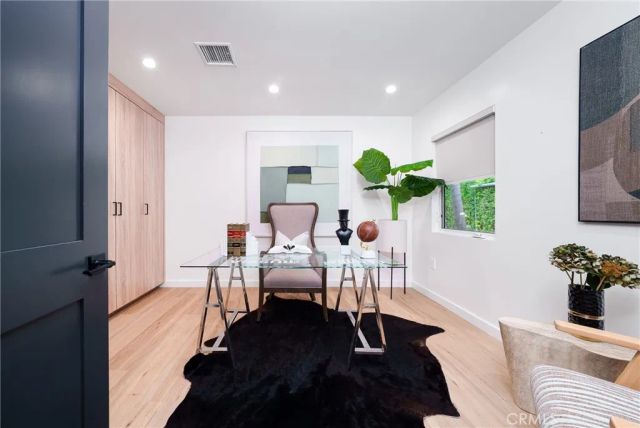 13946 Chandler, Sherman Oaks, CA 91401