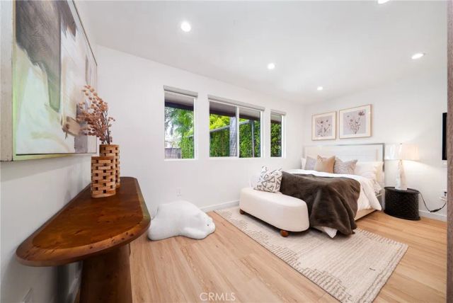 13946 Chandler, Sherman Oaks, CA 91401