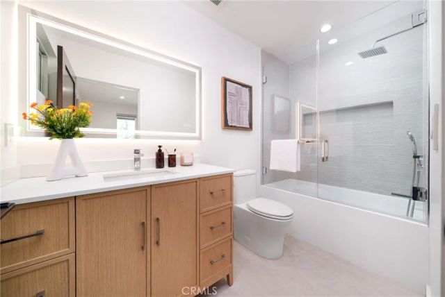 13946 Chandler, Sherman Oaks, CA 91401