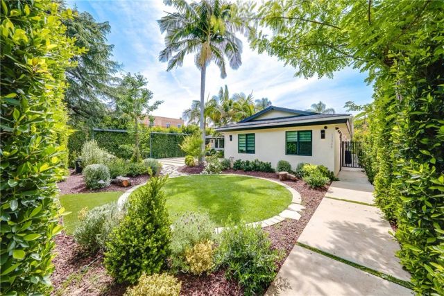 13946 Chandler, Sherman Oaks, CA 91401