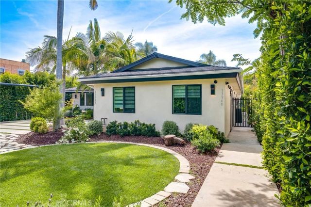 13946 Chandler, Sherman Oaks, CA 91401