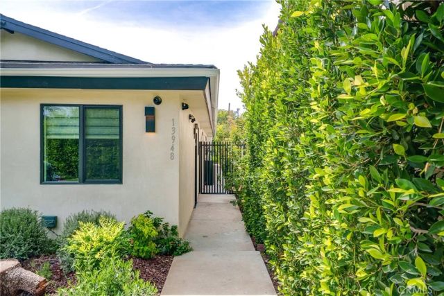 13946 Chandler, Sherman Oaks, CA 91401