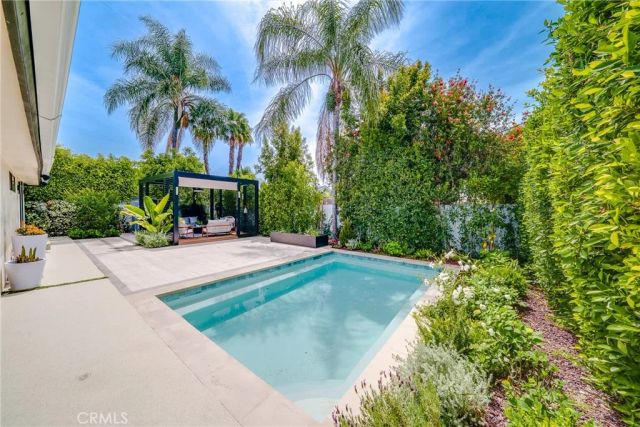 13946 Chandler, Sherman Oaks, CA 91401