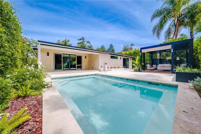13946 Chandler, Sherman Oaks, CA 91401